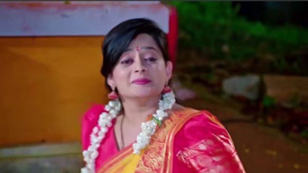 ತಾಯಿ ಸನ್ನಿಧಾನದಲ್ಲಿ ವಿಷ ಬೆರೆಸಿದ ಮೈತ್ರಿ ತಾಯಿ ಸನ್ನಿಧಾನದಲ್ಲಿ ವಿಷ ಬೆರೆಸಿದ ಮೈತ್ರಿ