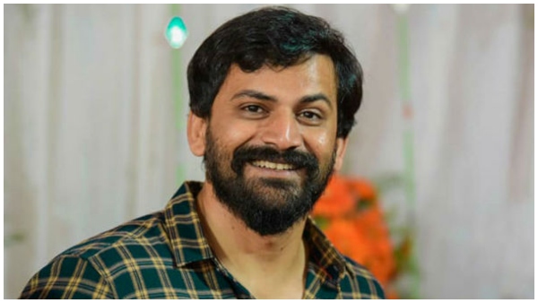 ಸಾಲು ಸಾಲು ಚಿತ್ರಗಳಲ್ಲಿ ಧನು ನಟನೆ ಸಾಲು ಸಾಲು ಚಿತ್ರಗಳಲ್ಲಿ ಧನು ನಟನೆ