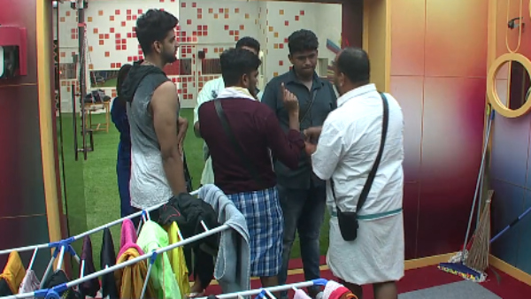 ಯಾರದೋ ಸಿಟ್ಟು ಊಟದ ಮೇಲೆ ತೀರಿಸ್ತಿದಾರಾ ಗುರೂಜಿ..? ಯಾರದೋ ಸಿಟ್ಟು ಊಟದ ಮೇಲೆ ತೀರಿಸ್ತಿದಾರಾ ಗುರೂಜಿ..?