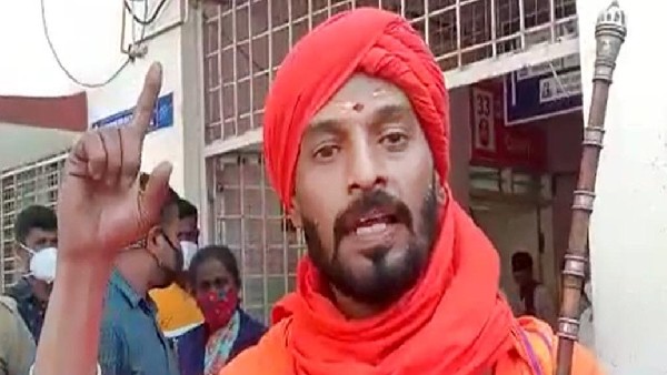 'ನಮ್ಮ ಧರ್ಮದ ಬಗ್ಗೆ ಮಾತ್ರವೇ ಏಕೆ ಸಿನಿಮಾ ಮಾಡ್ತೀರಿ?'