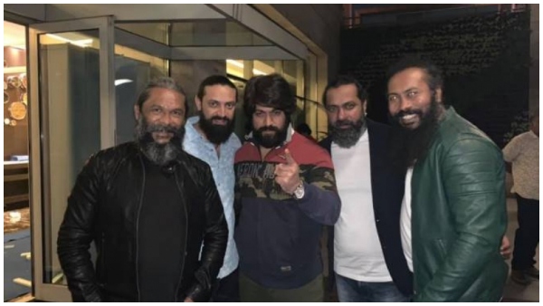 ಡಾಲಿ ಎದುರು ಆಂಡ್ರೂಸ್ ಹವಾ ಡಾಲಿ ಎದುರು ಆಂಡ್ರೂಸ್ ಹವಾ