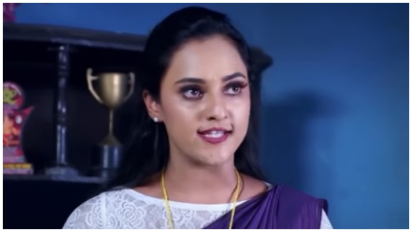 ಸುಳ್ಳಿನ ದೋಣಿಯಲ್ಲಿ ದಿವ್ಯಾ 