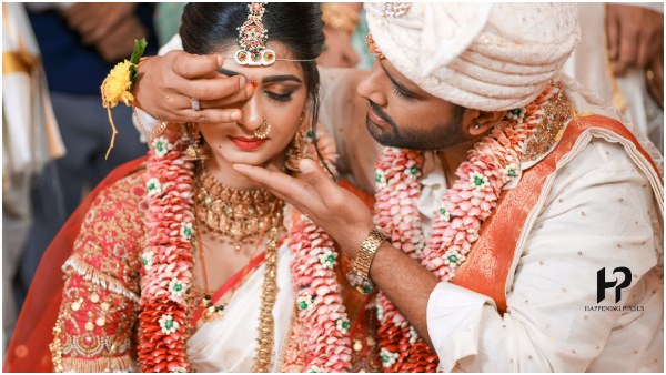 ಕುಟುಂಬಸ್ಥರ ಸಮ್ಮುಖದಲ್ಲಿ ವಿವಾಹ 