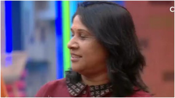 ಅಮೂಲ್ಯ ಪರ ಲತಾ ಬ್ಯಾಟಿಂಗ್ 