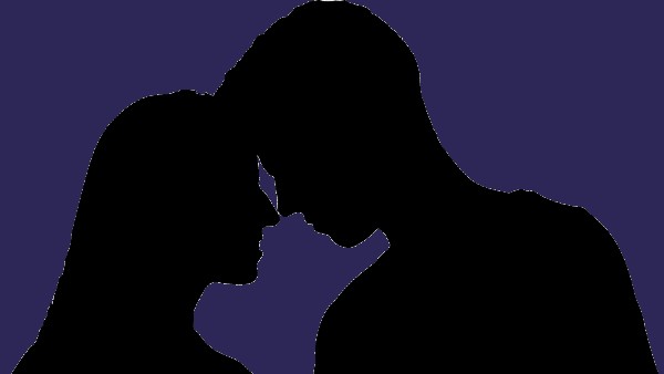 ನೀಲಿ ಬಣ್ಣದ ಕವರ್‌ನಲ್ಲಿ ಕ್ಯಾಸೆಟ್‌ಗಳು