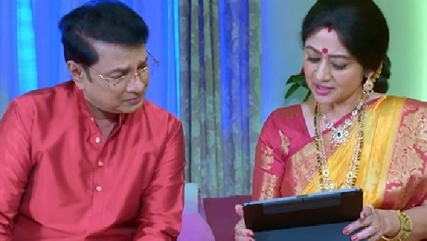 ಆದಿ-ಪಾರುವಿನ ಮದುವೆ ಚಿತ್ರ ವೀಕ್ಷಿಸುತ್ತಿರುವ ಅಖಿಲಾ