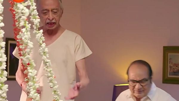 ಮೊಮ್ಮೊಗಳನ್ನು ಒಪ್ಪಲಾರೆ ಎಂದ ತಾತ ಮೊಮ್ಮೊಗಳನ್ನು ಒಪ್ಪಲಾರೆ ಎಂದ ತಾತ