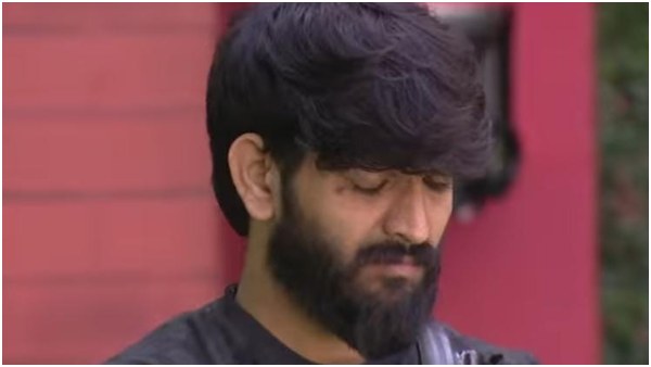 ರೂಪೇಶ್ ಶೆಟ್ಟಿಗೆ ಸಮಾಧಾನ ಮಾಡಿದ ಮನೆ ಮಂದಿ ರೂಪೇಶ್ ಶೆಟ್ಟಿಗೆ ಸಮಾಧಾನ ಮಾಡಿದ ಮನೆ ಮಂದಿ