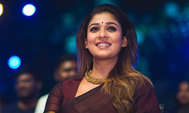 Lady Super Star Nayanthara Strong Counter to Malavika Mohanan 