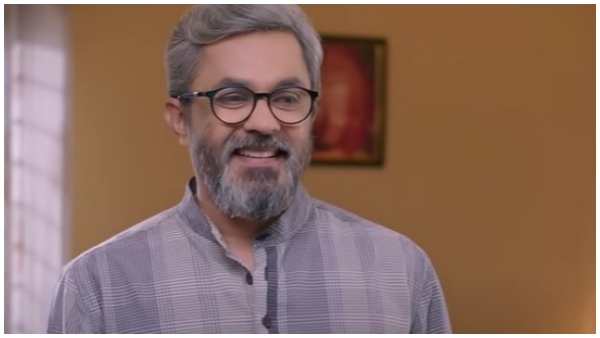 ತುಳಸಿಯನ್ನು ಕಂಡು ನಗುತ್ತಿರುವ ಮಾಧವ್ 