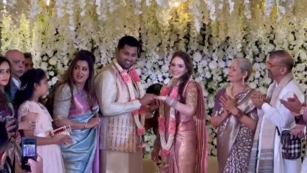 ಶುಭಕೋರಿದ ಅಭಿಮಾನಿ ಬಳಗ ಶುಭಕೋರಿದ ಅಭಿಮಾನಿ ಬಳಗ