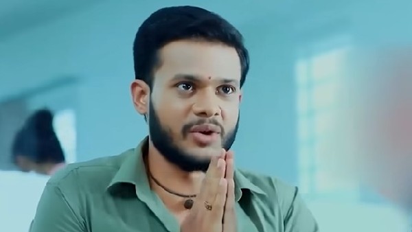 ಚಾರು ಕಾಲಿಗೆ ಬಿದ್ದ ರಾಮಾಚಾರಿ ಚಾರು ಕಾಲಿಗೆ ಬಿದ್ದ ರಾಮಾಚಾರಿ