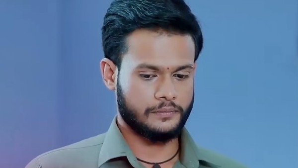 ಚಾರು ಭವಿಷ್ಯ ರಾಮಾಚಾರಿ ಕೈಯಲ್ಲಿ ಚಾರು ಭವಿಷ್ಯ ರಾಮಾಚಾರಿ ಕೈಯಲ್ಲಿ