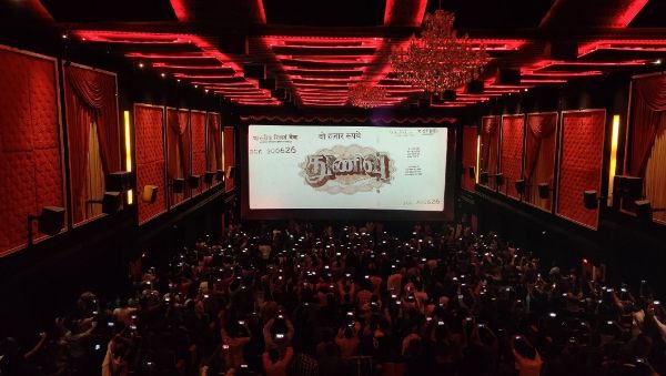 ತುನಿವುಗೆ ಮಿಶ್ರ ಪ್ರತಿಕ್ರಿಯೆ