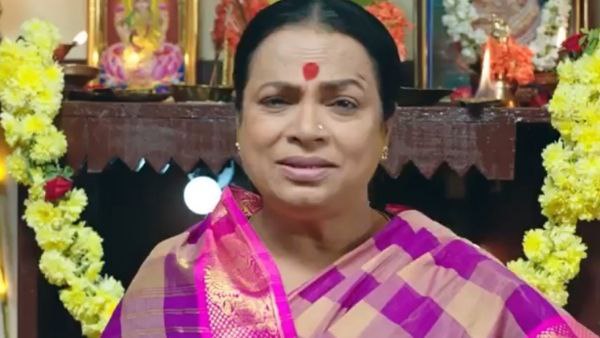 ಮಗಳಿಗೆ ಜನರ ಆಶಿರ್ವಾದ ಬೇಡಿದ ಪುಟ್ಟಕ್ಕ ಮಗಳಿಗೆ ಜನರ ಆಶಿರ್ವಾದ ಬೇಡಿದ ಪುಟ್ಟಕ್ಕ