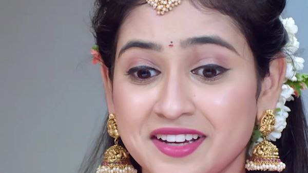 ಏಜೆಯನ್ನೂ ಬದಲಾಯಿಸಲು ಪಣ ತೊಟ್ಟ ಲೀಲಾ ಏಜೆಯನ್ನೂ ಬದಲಾಯಿಸಲು ಪಣ ತೊಟ್ಟ ಲೀಲಾ