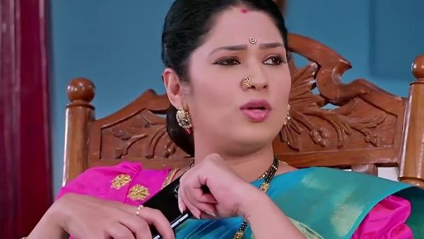 ವಸು ಮಾತಿಗೆ ಹೆದರಿದ ಮೇಷ್ಟ್ರ ತಂದೆ ವಸು ಮಾತಿಗೆ ಹೆದರಿದ ಮೇಷ್ಟ್ರ ತಂದೆ