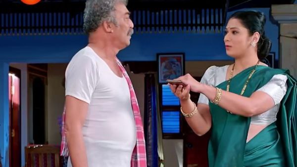 ಪುಟ್ಟಕ್ಕನ ಬಳಿ ನಾಟಕೀಯವಾಗಿ ಮಾತನಾಡಿದ ಗೋಪಾಲ ಪುಟ್ಟಕ್ಕನ ಬಳಿ ನಾಟಕೀಯವಾಗಿ ಮಾತನಾಡಿದ ಗೋಪಾಲ