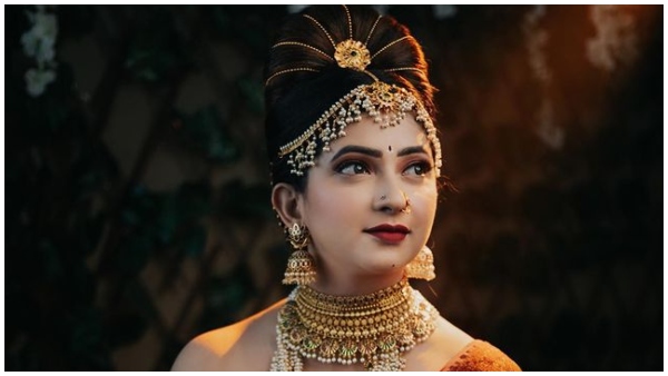 ಕಾತುರರಾಗಿರುವ ಅಭಿಮಾನಿಗಳು ಕಾತುರರಾಗಿರುವ ಅಭಿಮಾನಿಗಳು