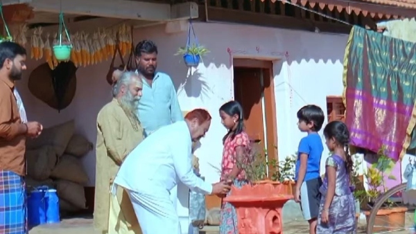 ಬದಲಾದರೂ ಊರಿನ ಜನ..!