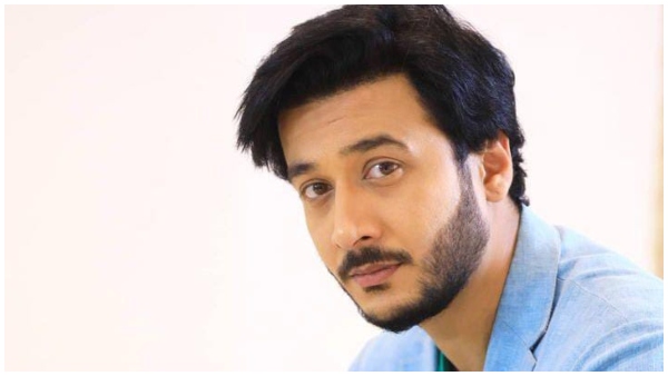 ಇಂಗ್ಲೀಷ್ ನಾಟಕಗಳಲ್ಲಿ ನಟನೆ ಇಂಗ್ಲೀಷ್ ನಾಟಕಗಳಲ್ಲಿ ನಟನೆ