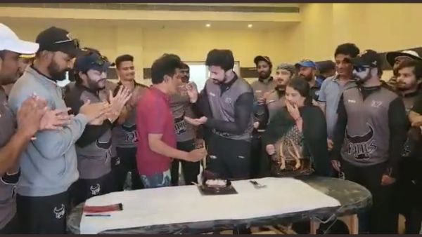 ಕಿಚ್ಚನ 27 ವರ್ಷಗಳ ಸಿನಿ ಜರ್ನಿಗೆ ಕೇಕ್ ಸಂಭ್ರಮಾಚರಣೆ 