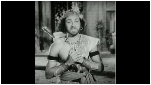 ಶಿವನಿಗೆ ಕಣ್ಣು ಕೊಟ್ಟ ಕಣ್ಣಪ್ಪ ಶಿವನಿಗೆ ಕಣ್ಣು ಕೊಟ್ಟ ಕಣ್ಣಪ್ಪ