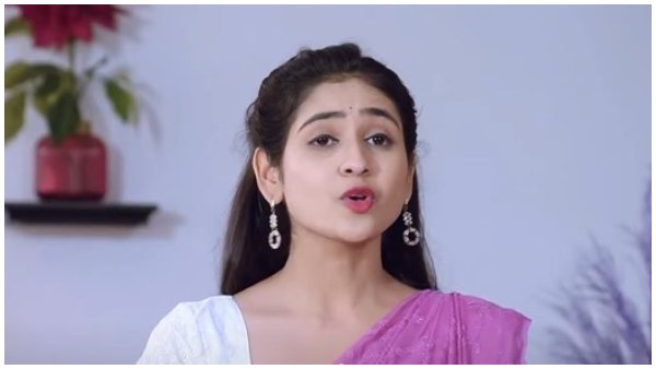 ಸತಾಯಿಸುತ್ತಿರುವ ಲೀಲಾ 