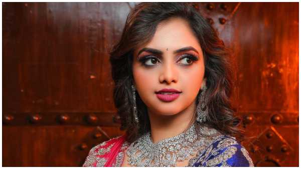 ಸ್ಟ್ರೀಟ್ ಶಾಪಿಂಗ್ ಮಾಡಿದ ನಟಿ ಸ್ಟ್ರೀಟ್ ಶಾಪಿಂಗ್ ಮಾಡಿದ ನಟಿ