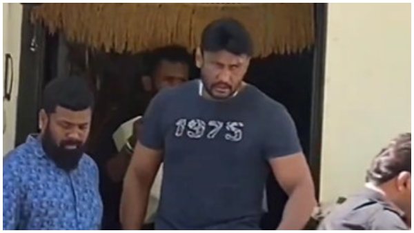 ಹಚ್ಚೆ ಹಾಕಿಸಿಕೊಂಡು ಬಂದ ಫ್ಯಾನ್ಸ್ 