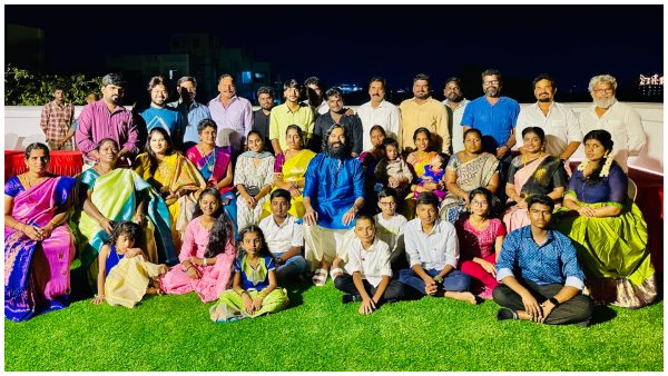 ಗೃಹ ಪ್ರವೇಶದ ಪೋಟೊಗಳು ವೈರಲ್ ಗೃಹ ಪ್ರವೇಶದ ಪೋಟೊಗಳು ವೈರಲ್