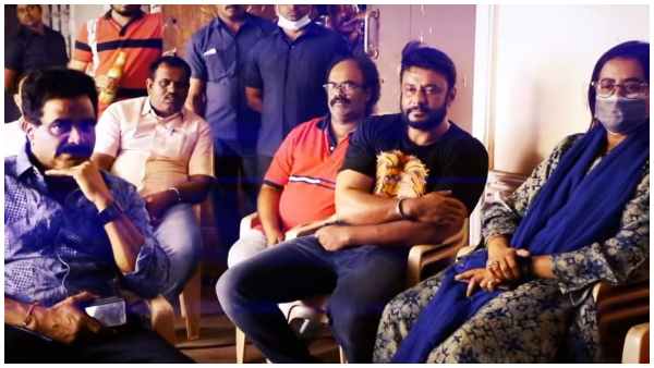 Darshan Starrer Kaatera Team Wishes Their Producer Rockline Venkatesh On His Birthday with Exclusive video