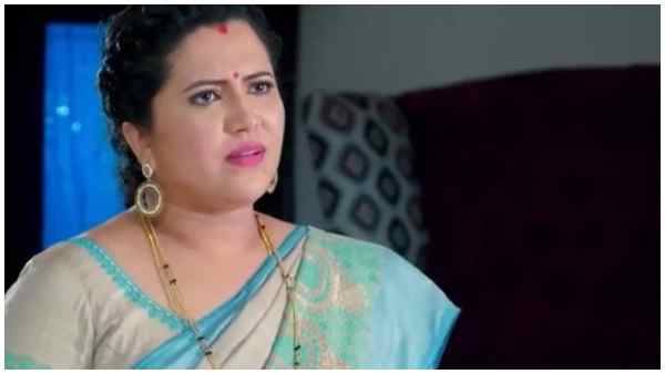 ಮಗಳನ್ನು ಬೈದ ಊರ್ಮಿಳಾ 