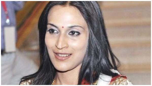 maid and car driver arrested for stealing gold and diamond jewellery from Aishwarya Rajinikanths house