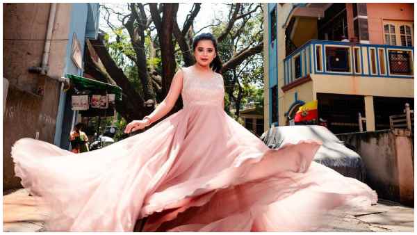 ಕ್ಯೂಟ್ ಆಗಿ ಕಾಣುವ ನಟಿ ಕ್ಯೂಟ್ ಆಗಿ ಕಾಣುವ ನಟಿ