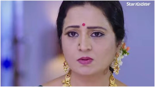 ಮಾತಂಗಿಗೆ ತಡೆಯಲಾಗ್ತಿಲ್ಲ ಕೋಪ ಮಾತಂಗಿಗೆ ತಡೆಯಲಾಗ್ತಿಲ್ಲ ಕೋಪ