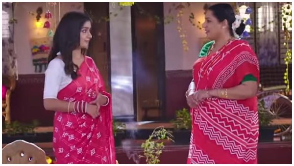 ಅತ್ತೆ - ಮಾವನಿಗೆ ಗೌರವ ಕೊಡುತ್ತಿರುವ ಯುವ ಅತ್ತೆ - ಮಾವನಿಗೆ ಗೌರವ ಕೊಡುತ್ತಿರುವ ಯುವ