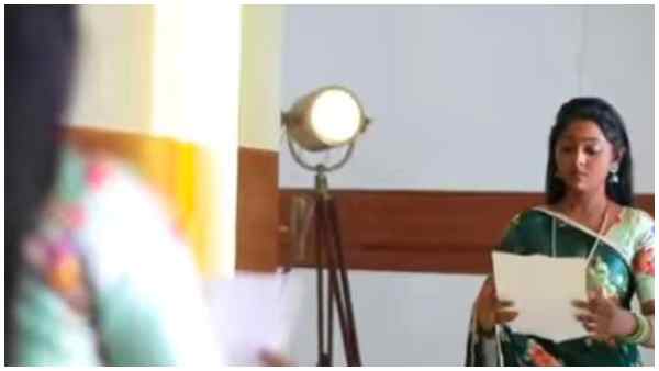 ಚೀಟಿ ಓದಿ ಪ್ರಾಕ್ಟೀಸ್ ಮಾಡುತ್ತಿರುವ ನಕ್ಷತ್ರ 