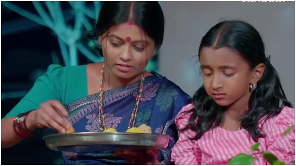 ಲಚ್ಚಿಗೆ ಸಮಾಧಾನ ಮಾಡಿದ ಶಾಂತಾ ಲಚ್ಚಿಗೆ ಸಮಾಧಾನ ಮಾಡಿದ ಶಾಂತಾ