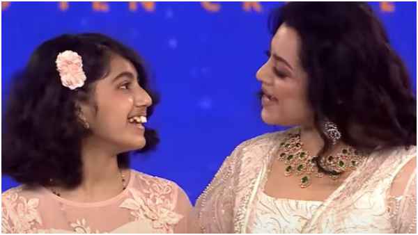 Rajinikanth Turns Emotional While Meenas daughter Nainika Talk About her Mother