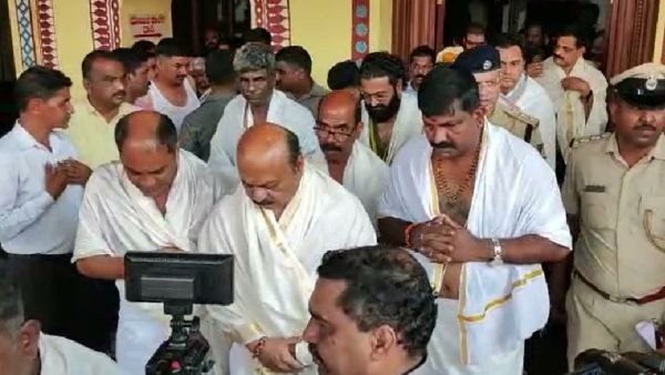 Netizens doubting Rishab Shetty likely to promote BJP in election as he met Basavaraj Bommai 