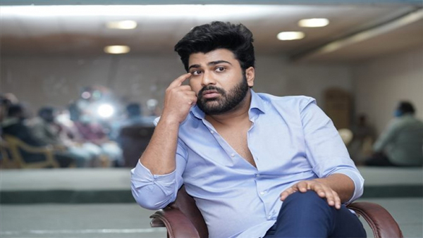 Telugu Actor Sharwanand injured in road accident near Hyderabad Film Nagar