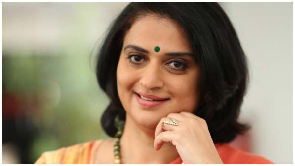 Pavitra lokesh Reveals she Had A Crush On Nagarjuna and Prakash Raj 
