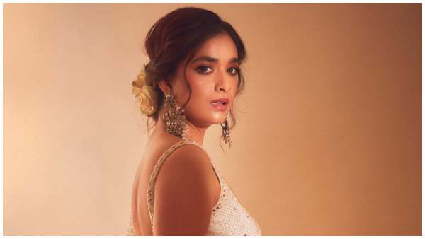 did Actress keerthy suresh indirectly introduce her boyfriend, photos goes viral 