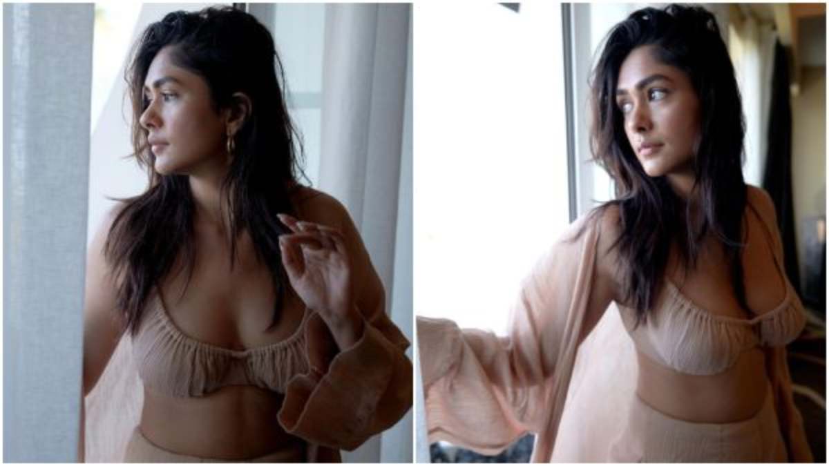 Sita Ramam actress Mrunal Thakur recent glamorous photos goes viral Sita Ramam actress Mrunal Thakur recent glamorous photos goes viral