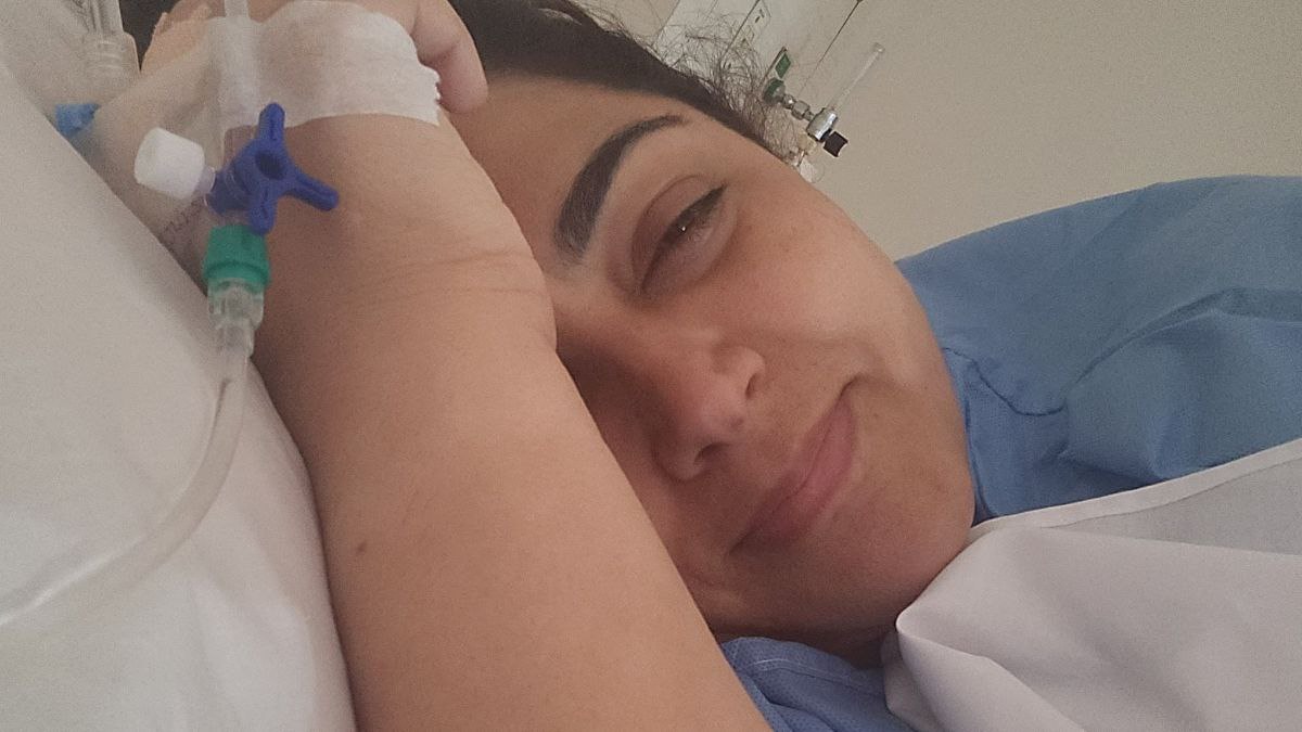 Kushbu Sundare underwent coccyxbone operation and recovering from it Kushbu Sundare underwent coccyxbone operation and recovering from it