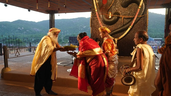 naga-mandala-pooja-at-sadhguru