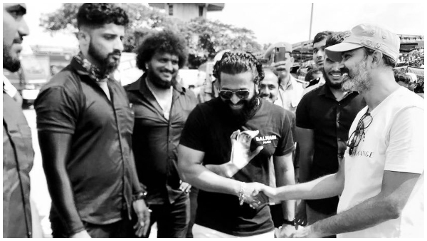 Rishab shetty visits Prabhass Salaar film set in Mangalore 
