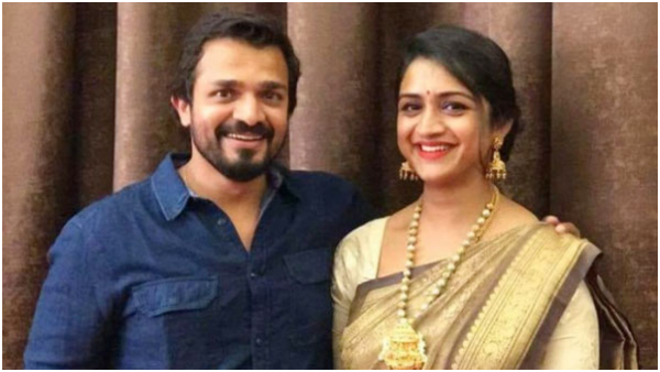 Spandana Vijay Ragahavendras mortal remains reach Bengaluru, kept for last darshan Spandana Vijay Ragahavendras mortal remains reach Bengaluru, kept for last darshan