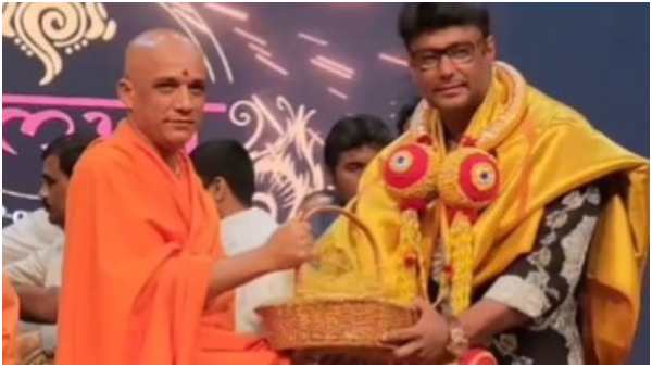 Darshan-nirmalananda-swamiji-Horse